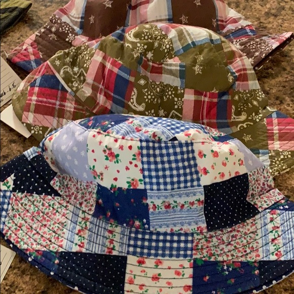 **WHOLESALE** Reversible Kids Bucket Hats - Picture 3 of 10